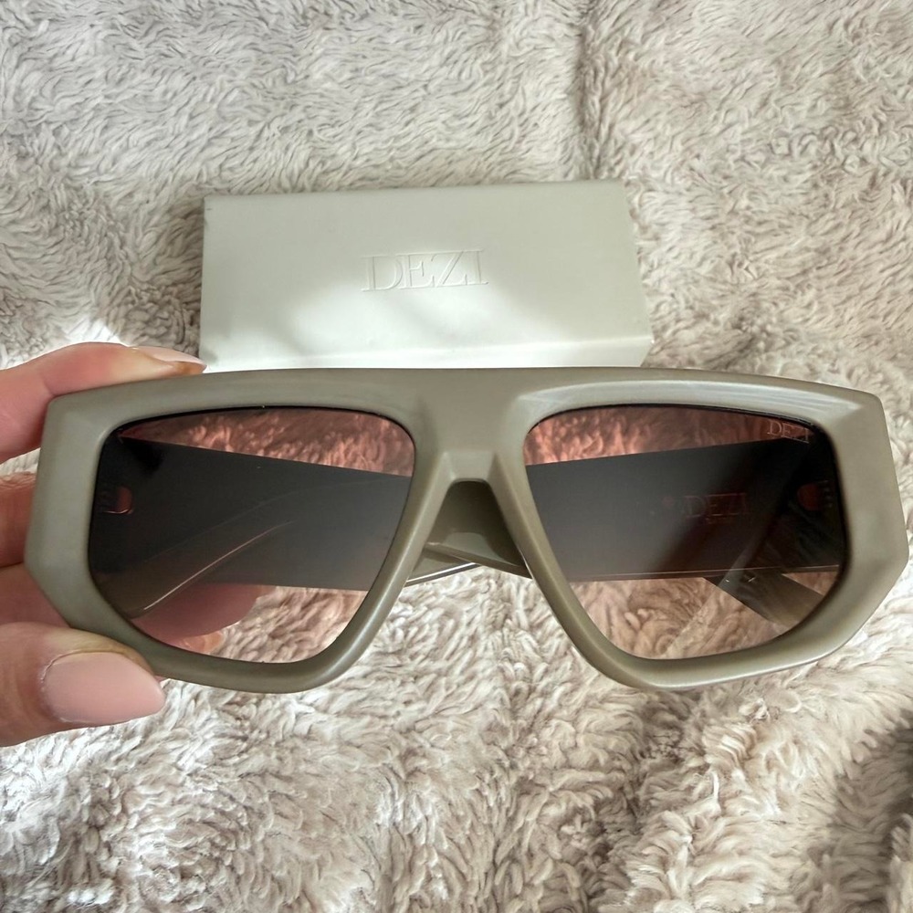 Dezi Sunglasses Backtrack Matte Stone